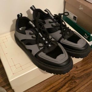 Black & gray sneakers 9/10 condition
